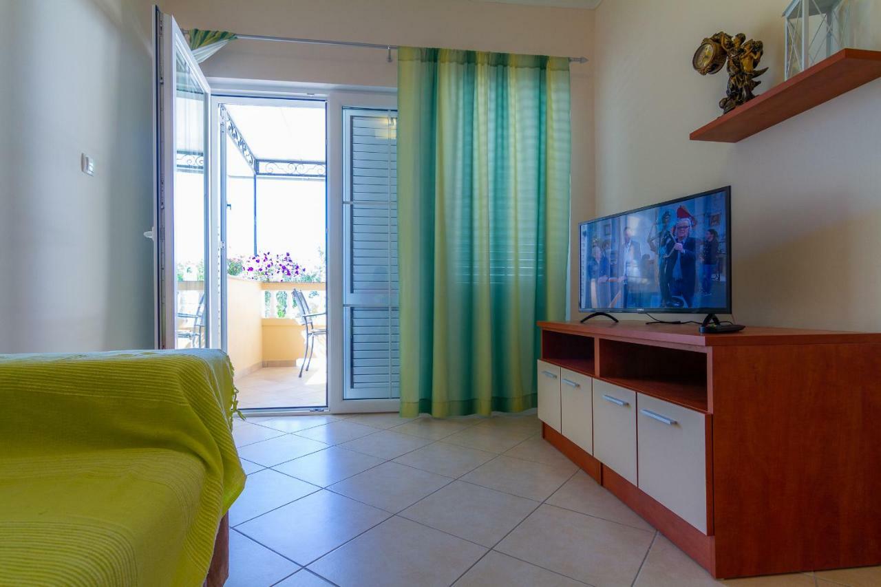 Apartman Haus Maja Banjol Eksteriør bilde